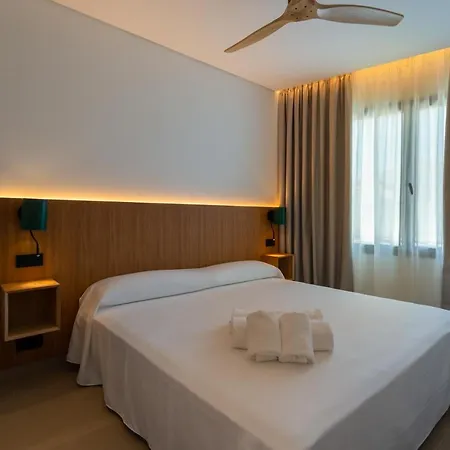 Hamus Aparthotel 4*